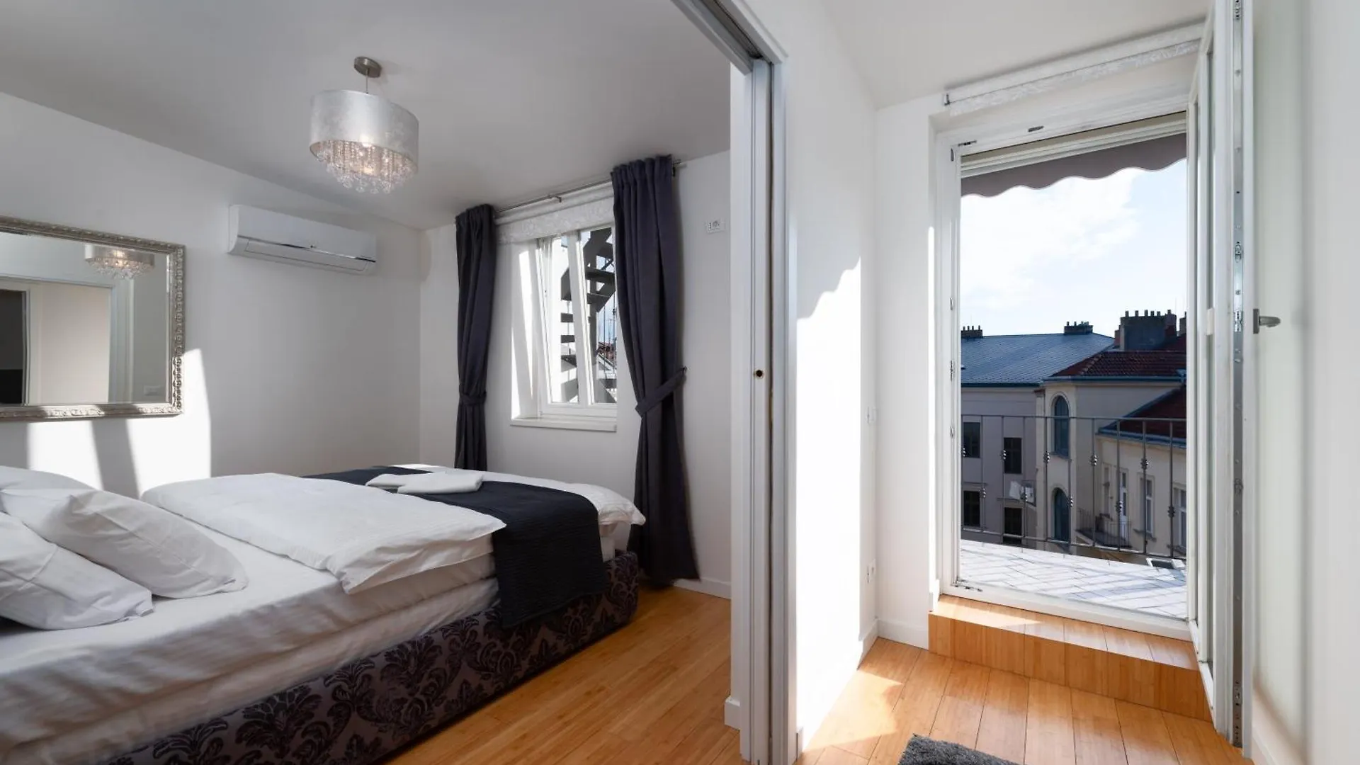 Two-Level Apart With A Terrace Near The Vltava River Прага Апартаменты