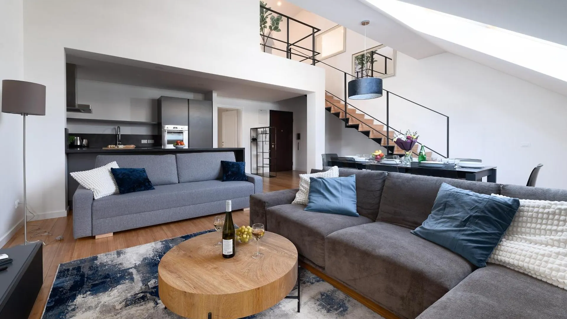 Two-Level Apart With A Terrace Near The Vltava River Praga