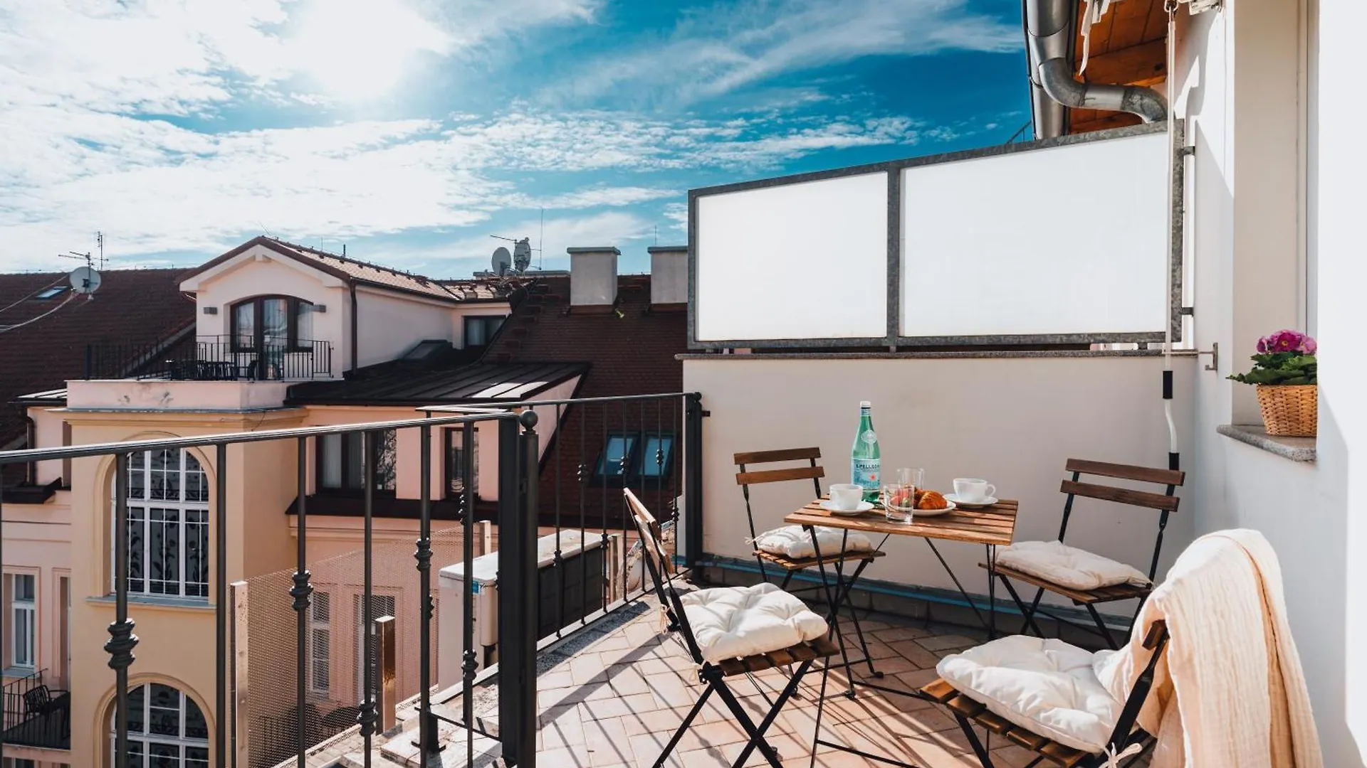 Two-Level Apart With A Terrace Near The Vltava River Praga Apartamento